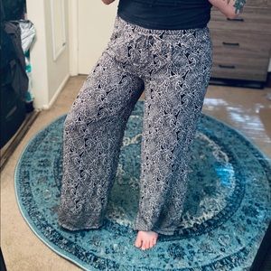 💰Super comfy flare pants💰